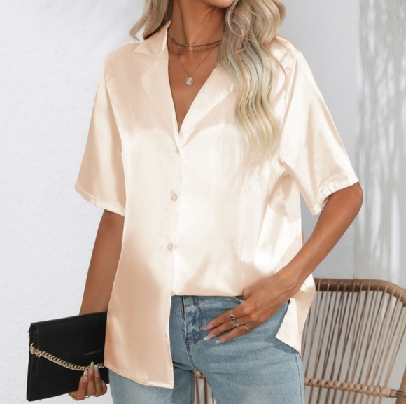 Classic Buttoned Collared Neck Short Sleeve Shirt - Picture 6 of 9